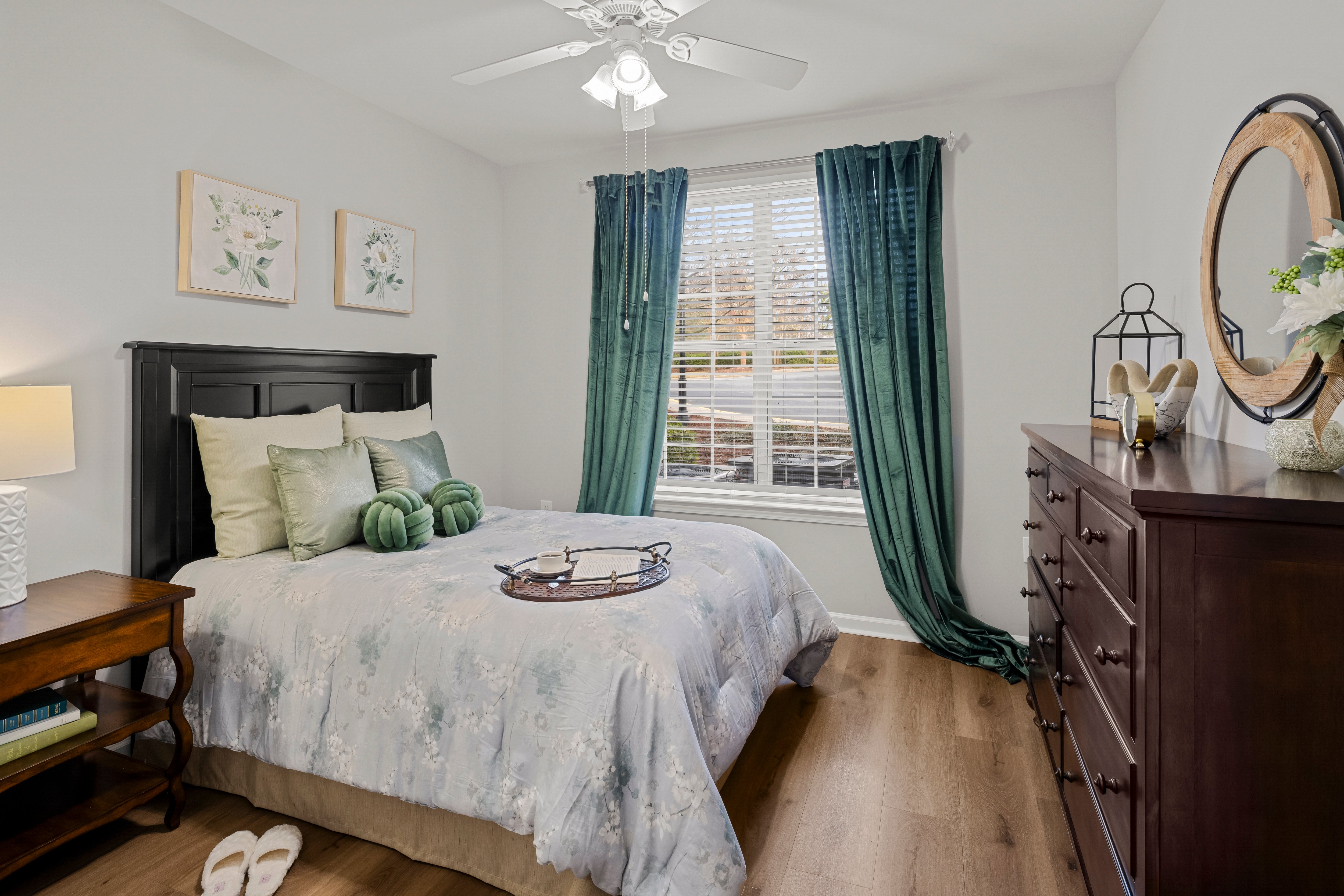 tpls-The-Palms-Lake-Spivey-023-apt-bedroom